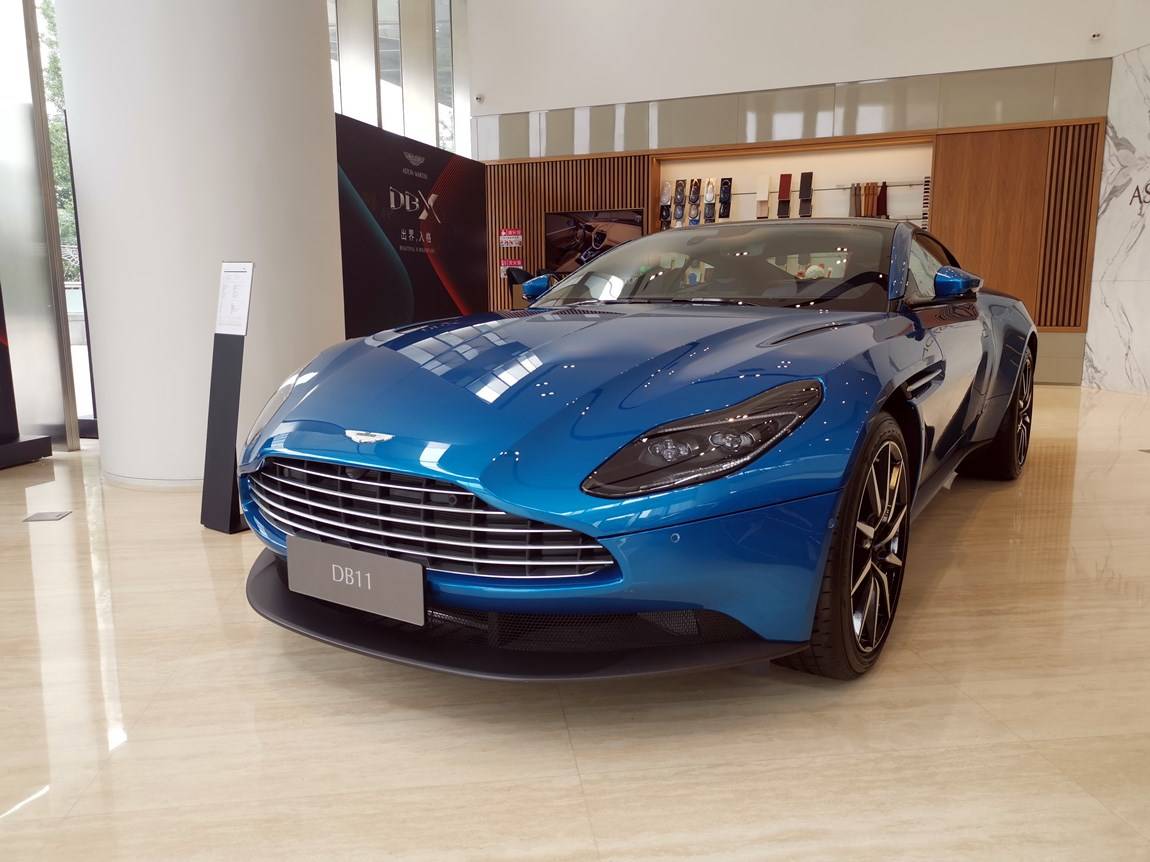 阿斯顿马丁 db11 v8 纵情蓝/靛蓝