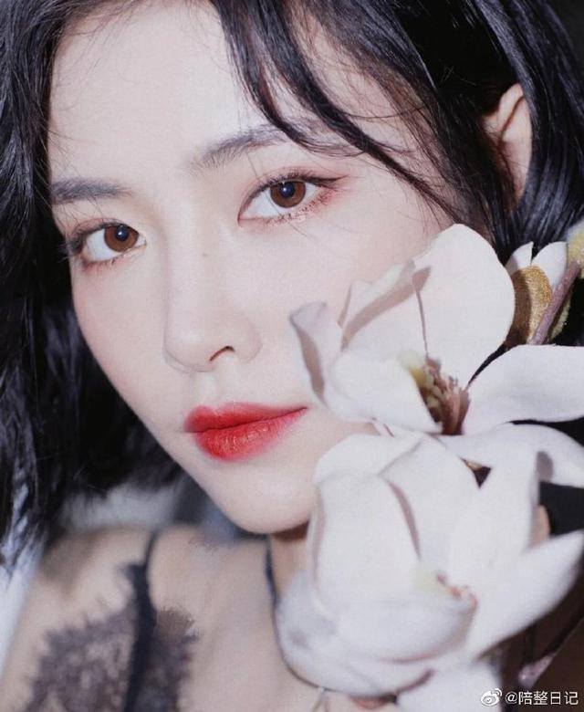许佳琪:冷艳魅惑的狐狸系美人