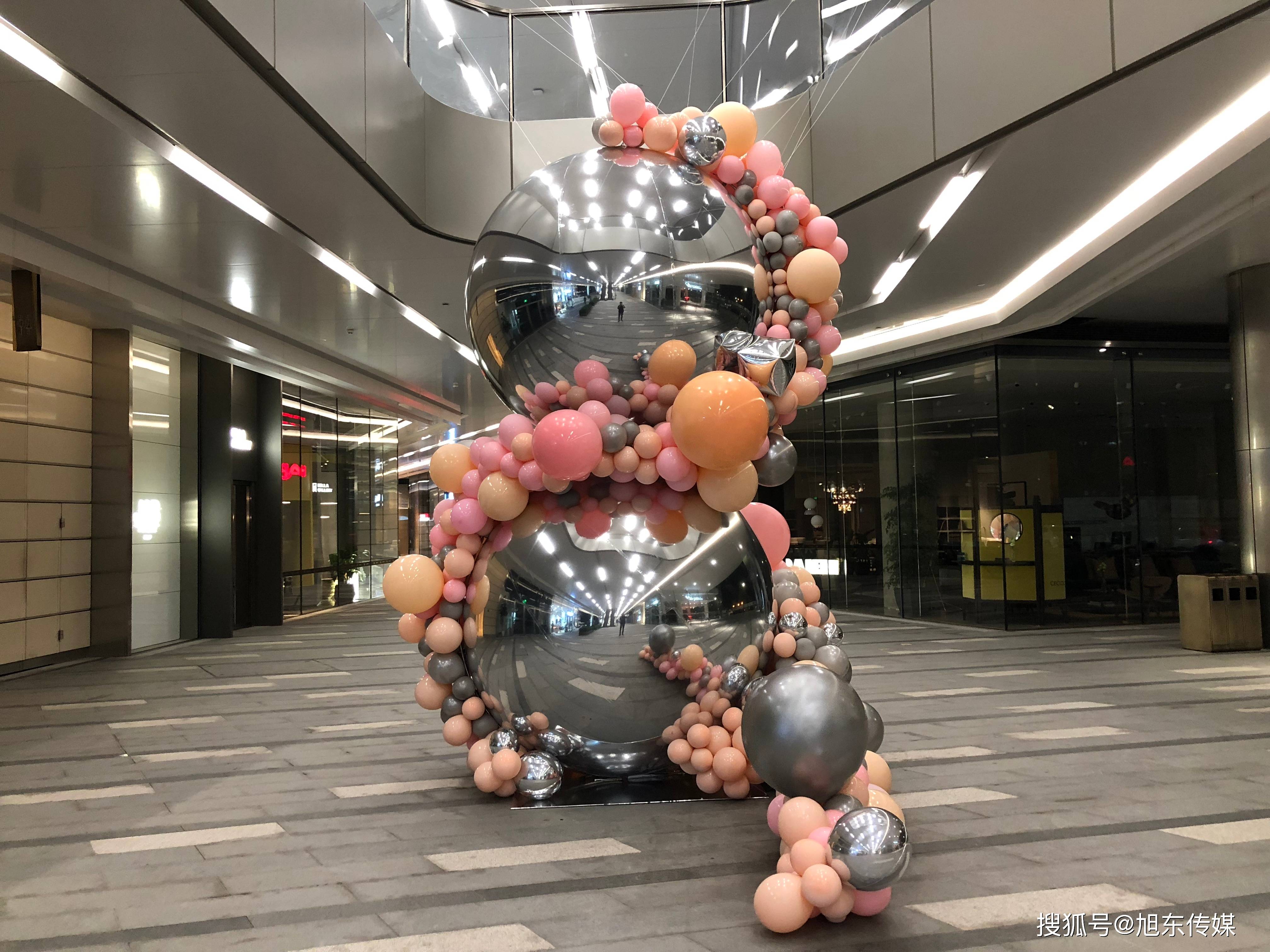 深圳气球美陈专业布置 深圳最专业的气球搭建团队 大型气球布置公司