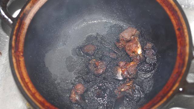 煮饭烧焦糊锅图片图片