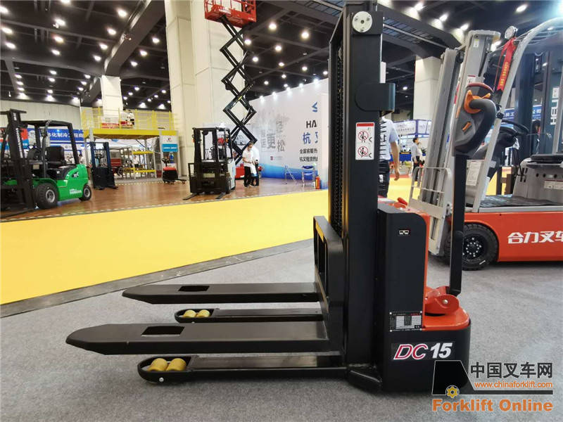 合力叉车亮相2020郑州物流展