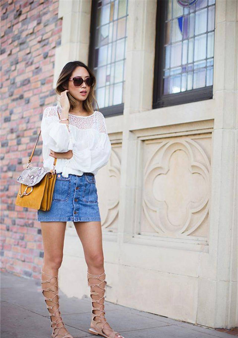 原创穿上一款白色凉鞋,优雅又时尚