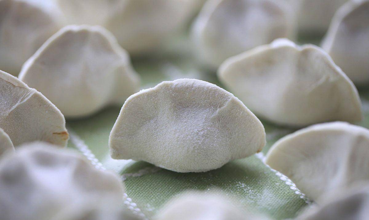 在哈尔滨,吃锅包肉去老厨家,吃肘子要去新乡饭店,吃烧烤去哪家_东北