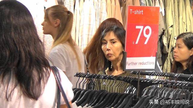 1月21号港媒曝出柏安妮的近况以及近照,早前柏安妮趁着周末时间,带领