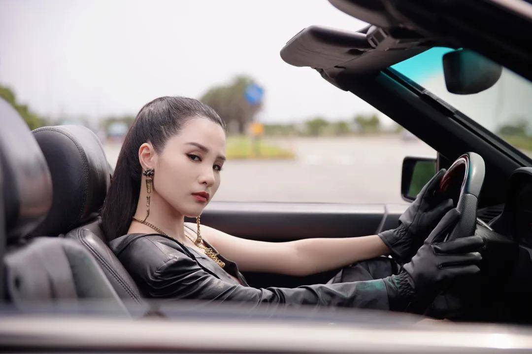 江静呆宝静出道18年首张个人专辑主打歌三秒笑上线