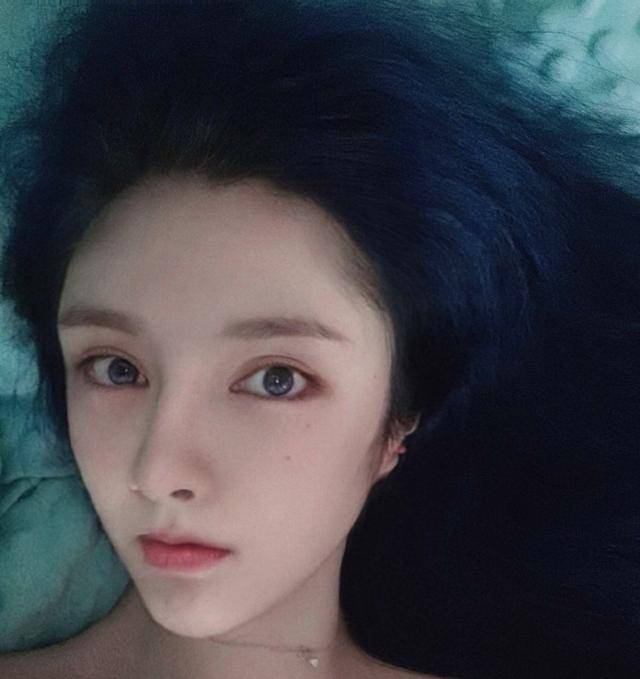 原创网红沉珂"去世"7年又复活,生下一对子女又离异,过得相当精彩