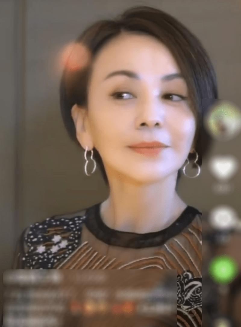 原创雪姨王琳风韵不减穿透视装优雅迷人49岁逆龄生长似20岁