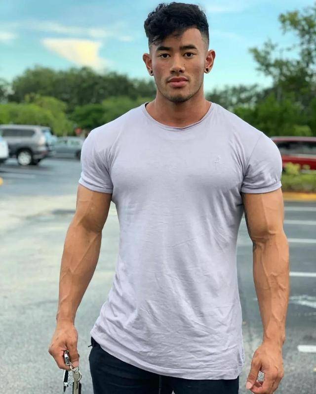 陈冠希颜值崩塌,神颜不再, 自律对一个人颜值身材影响真的大