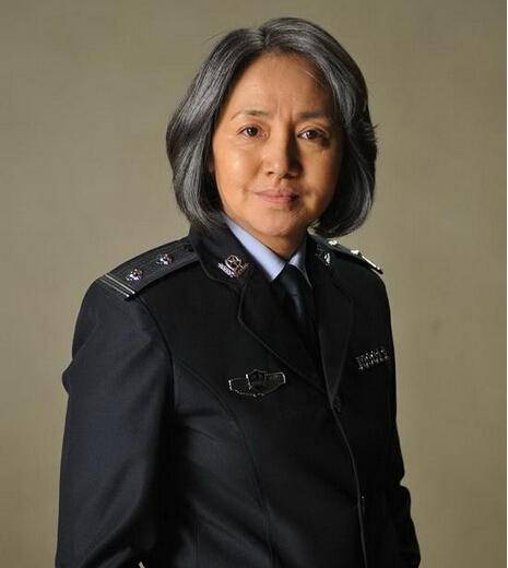 她是李幼斌亲姐,擅长饰演慈母,却因为一件事对女儿耿耿于怀_李野萍