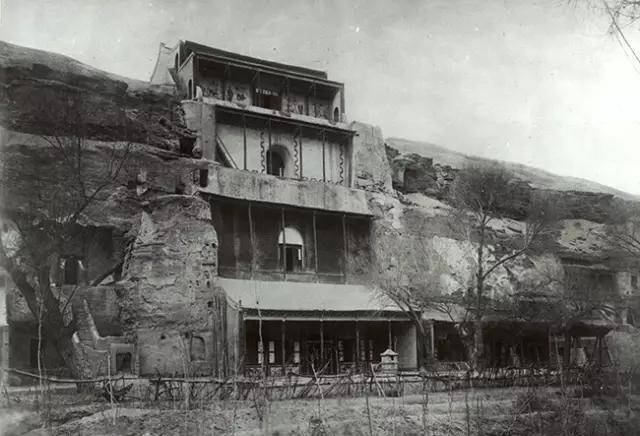 敦煌莫高窟九层楼最早的照片