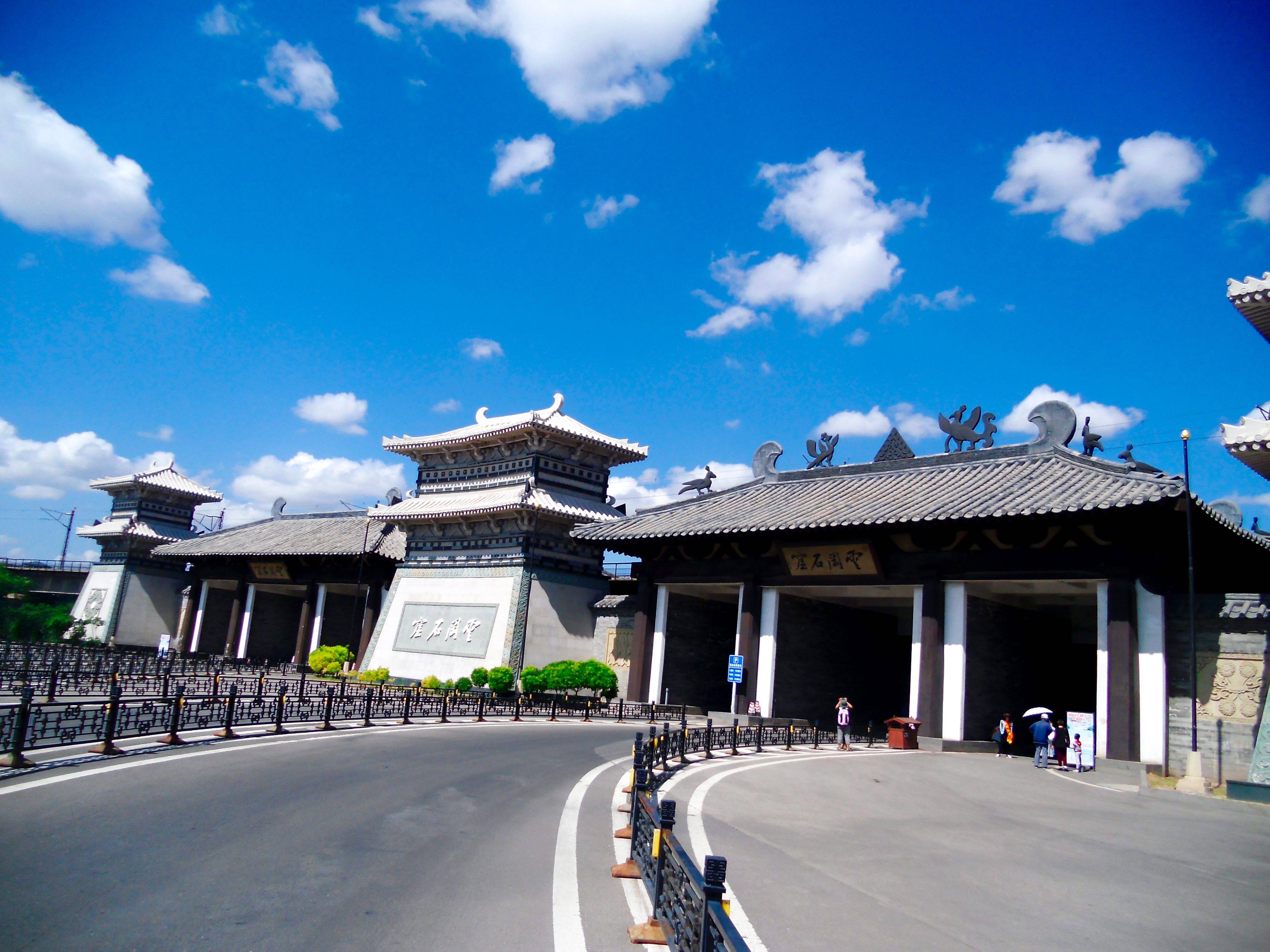 山西大同云冈石窟风光