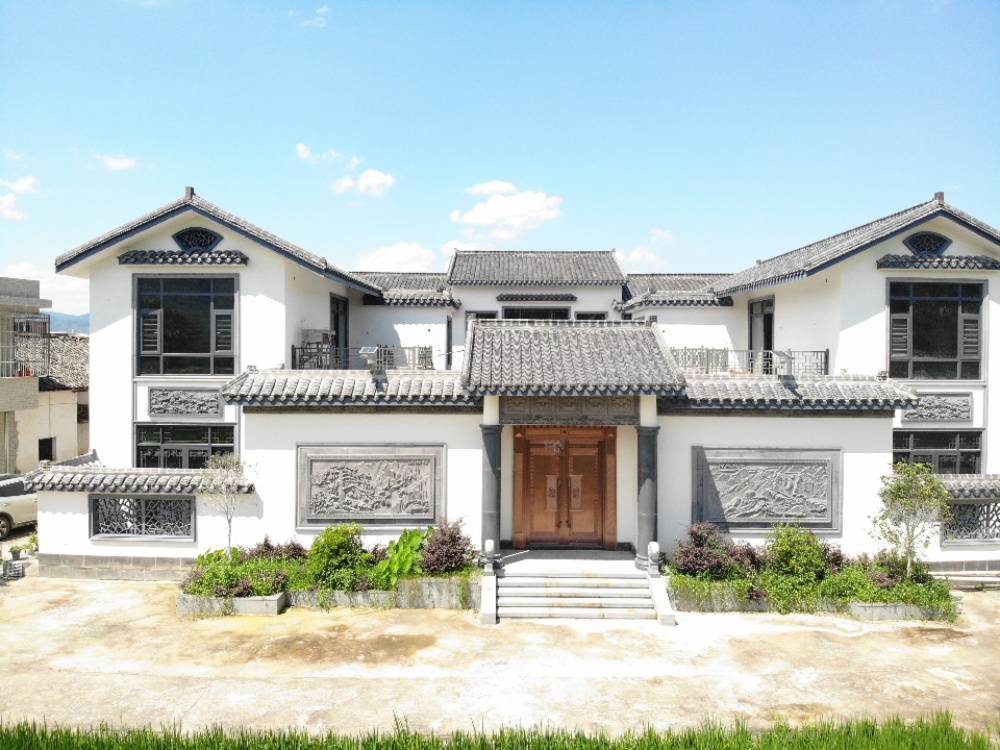 当今很流行中式庭院,许多人有想法有资金,无奈没有宅基地.
