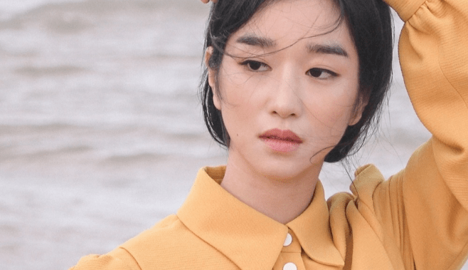 饰演女主的徐睿知 这部剧里的颜值可以说是达到了她的事业巅峰 在gd