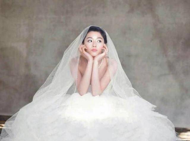 自从全智贤自从结婚后以来,她三年内有了两个孩子,她既有孩子又有工作