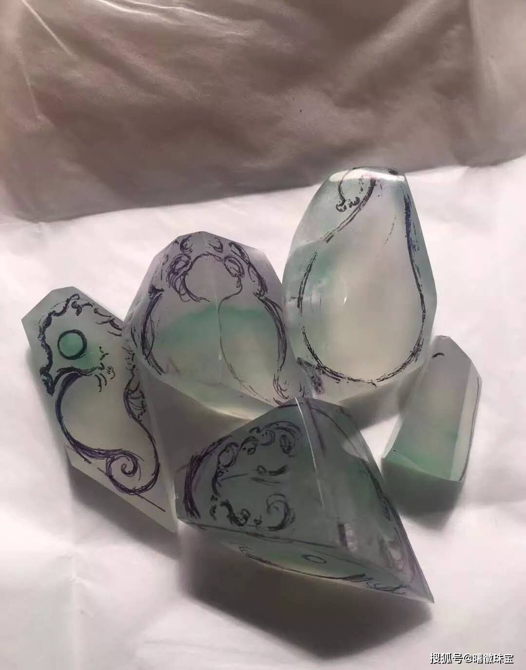 看翡翠边角料如何华丽大变身,绽放不凡光彩