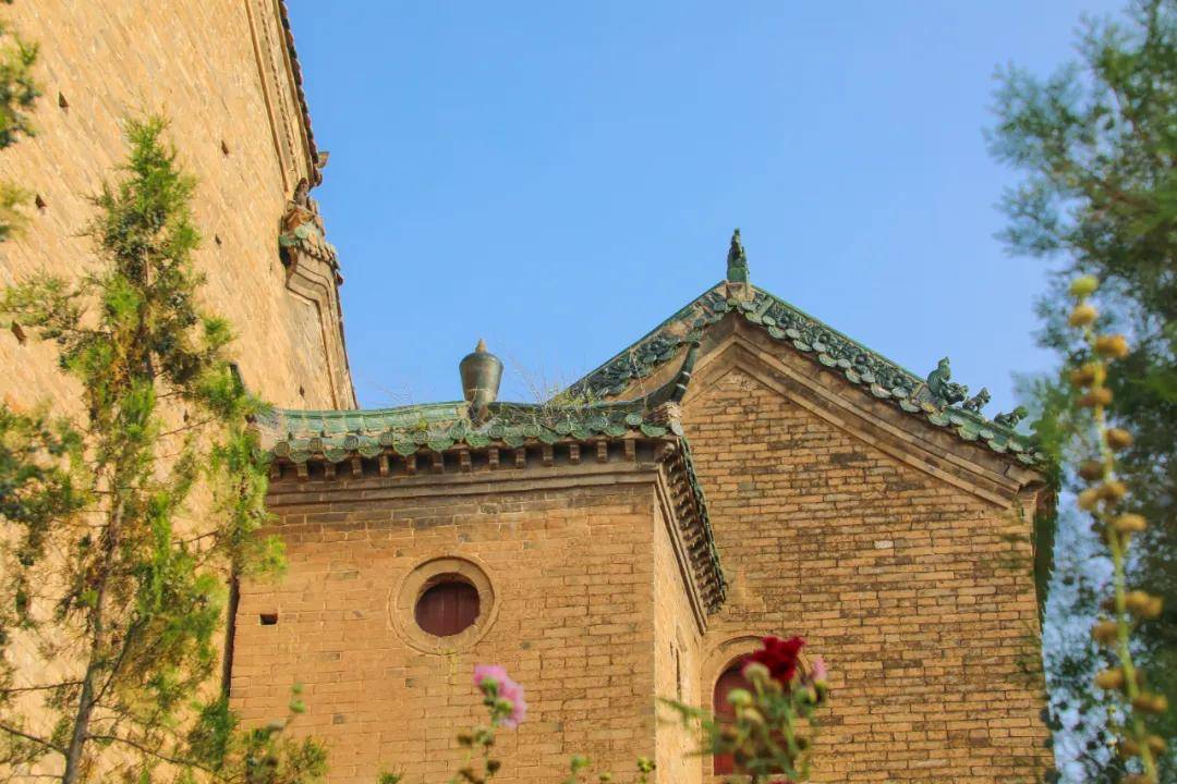 枣冢庙具有几千年的物质内涵,积淀了深厚的文化底蕴,对于研究商丘一带