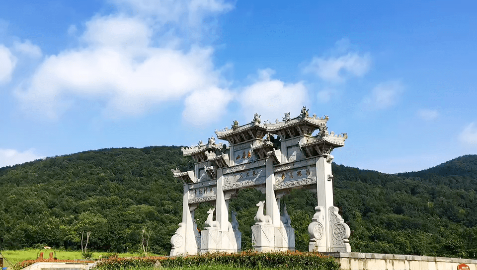 盛夏的鹿门山是襄阳难得的清凉秘境难怪孟浩然在这里隐居