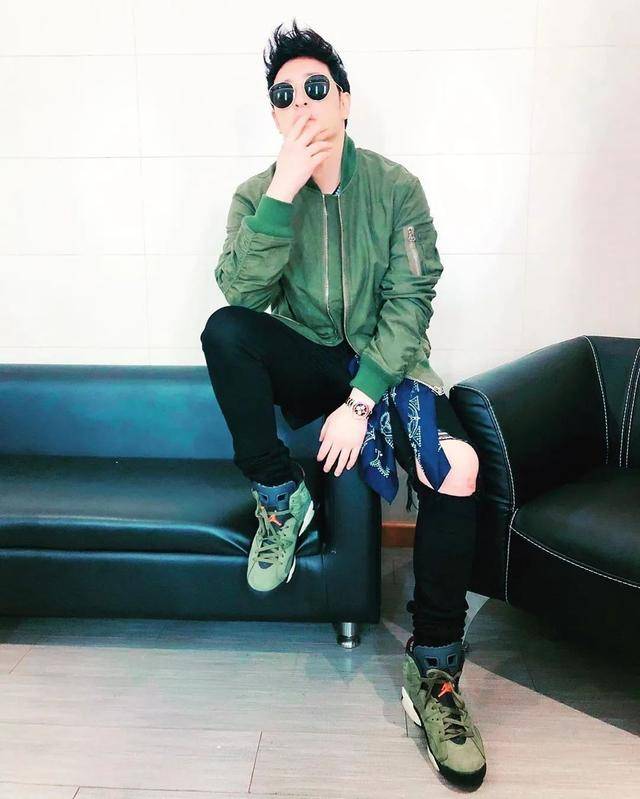 潘玮柏原来还是位潮鞋圈大佬近期上脚球鞋每双我都想要
