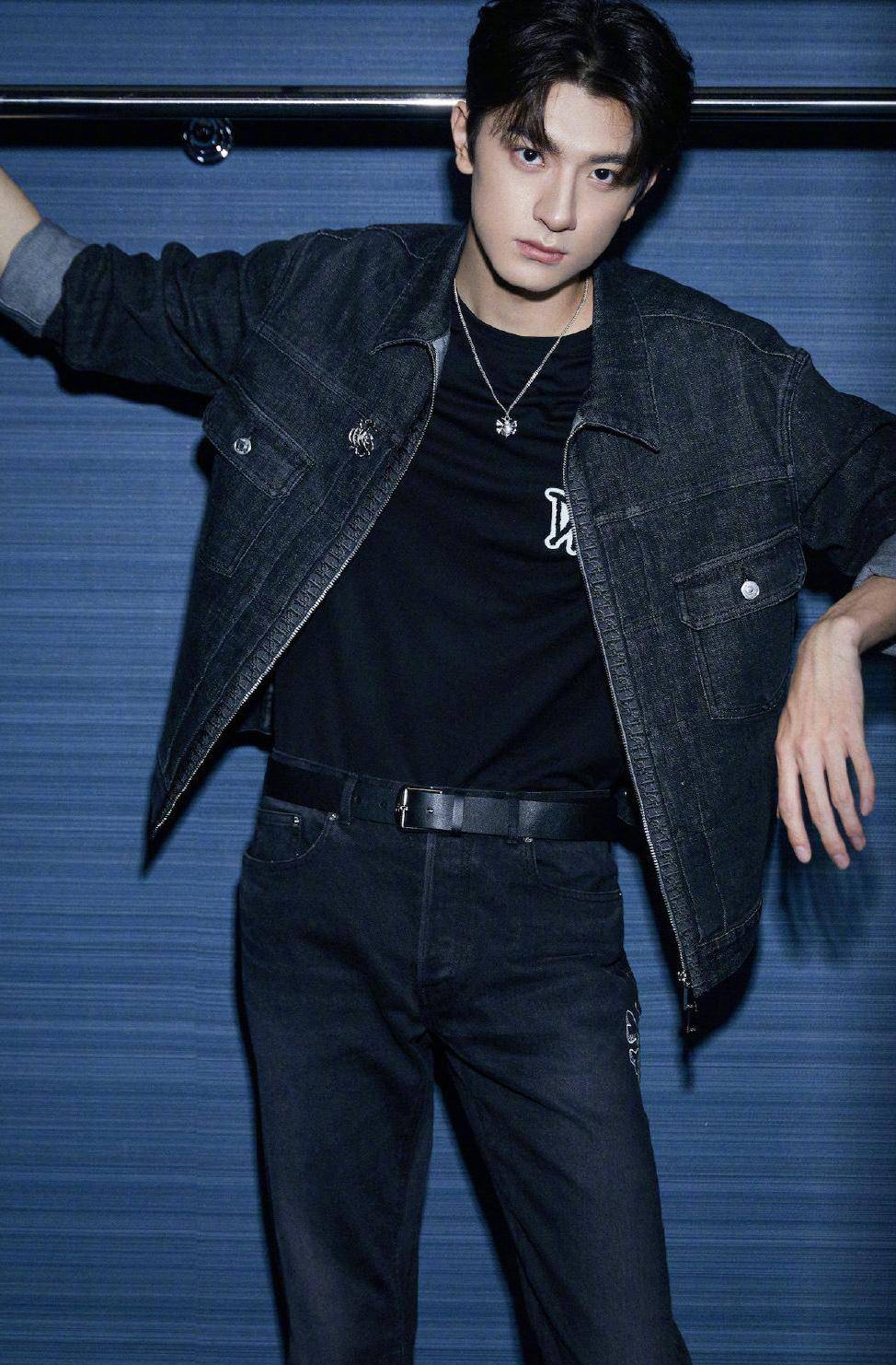 林一 深色牛仔外套帅气有型