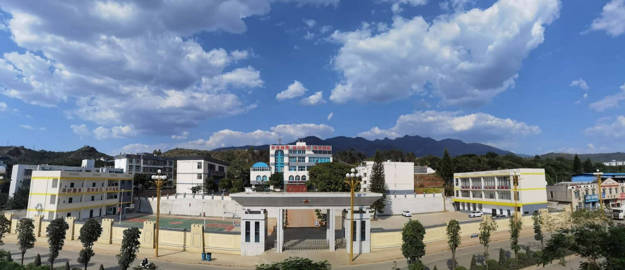 云南省|云南省开展驻滇部队环境整治助力创建美丽军营纪实