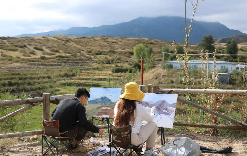 【新疆首个画家村】吉木萨尔新地乡小分子村引领农村经济发展