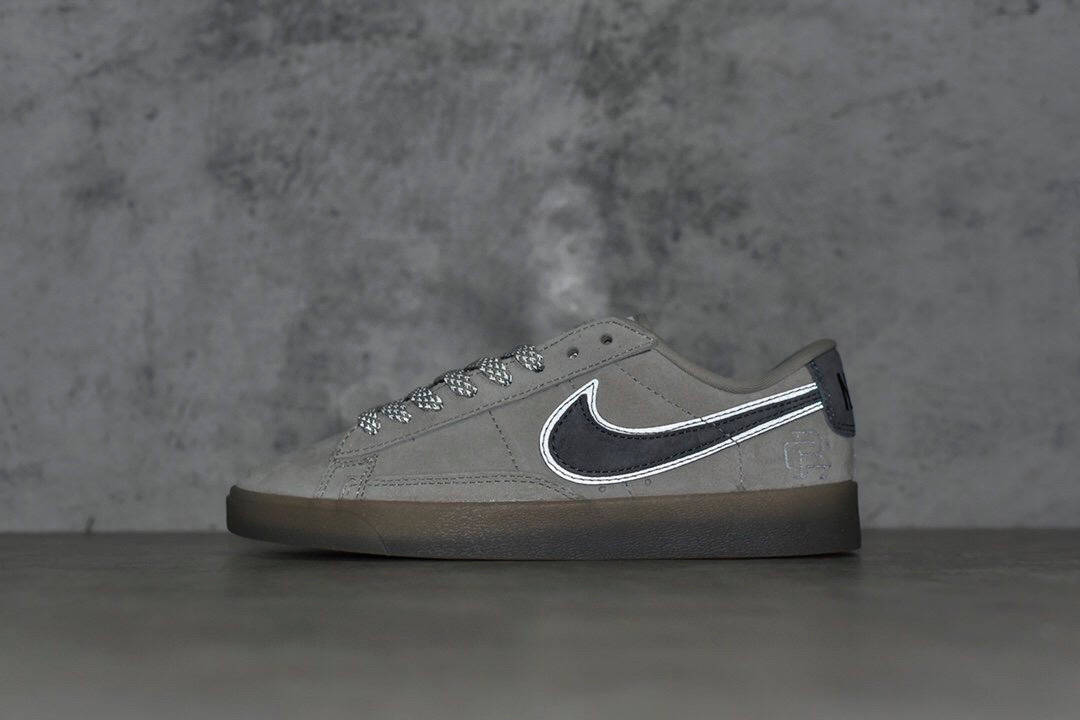 耐克灰色麂皮开拓者nikeblazersbxreigningchamp卫冕冠军板鞋