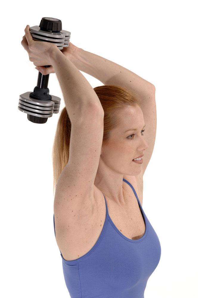 女士锻炼胸肌的动作图片