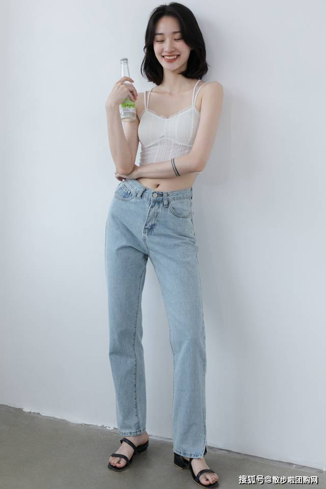 "小吊带 裤装"性感又少女,无人不会心动吧!