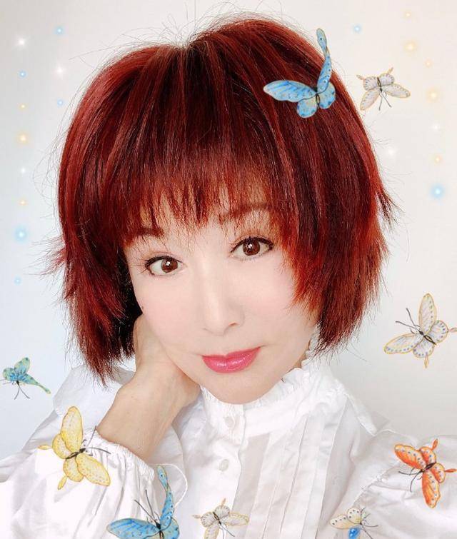 不老仙女潘迎紫:71岁仍不见老态,郑佩佩比她大3岁却如同大3代_陈鸿烈