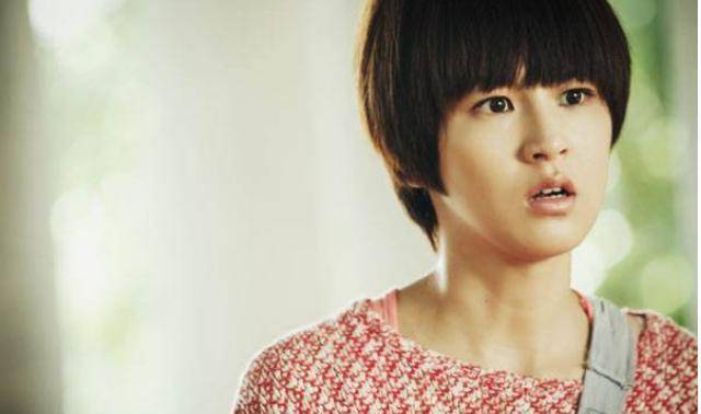 原创还记得《终极一班》里的雷婷吗?如今30多岁留长发,美到认不出