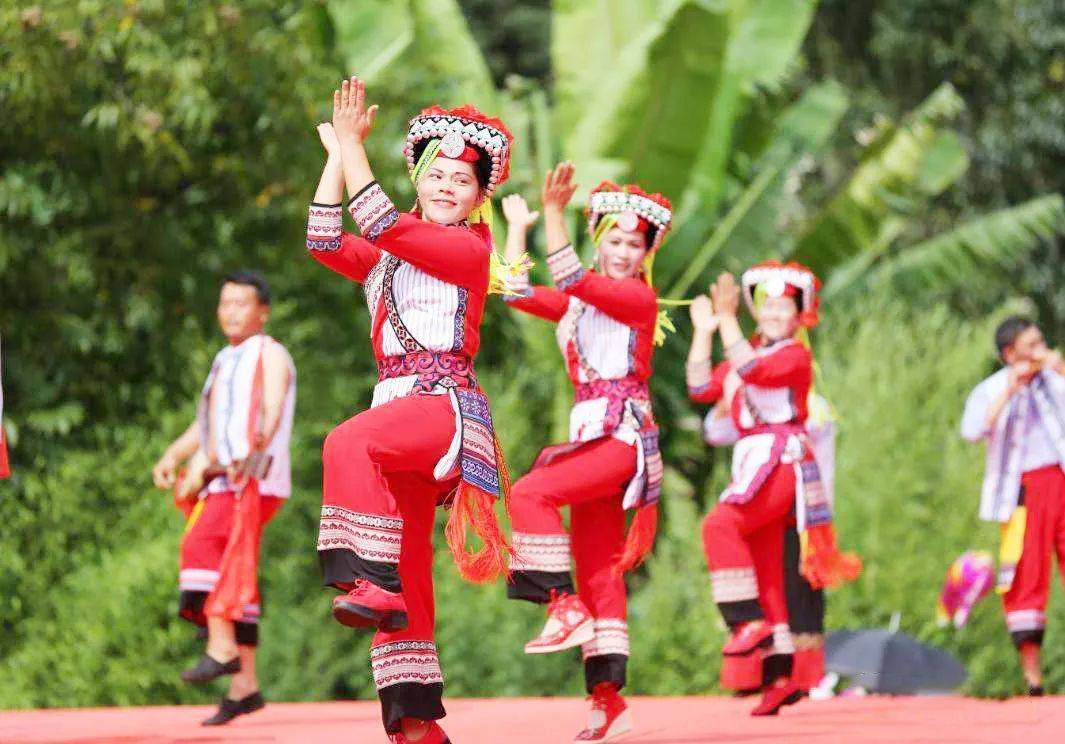 彝族舞蹈手型图片