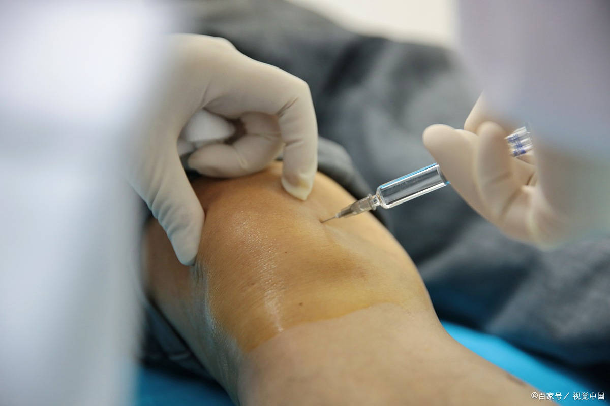 十个膝盖疼,九个有滑膜炎,农村1野草加它熬水喝,半月逼走疼痛