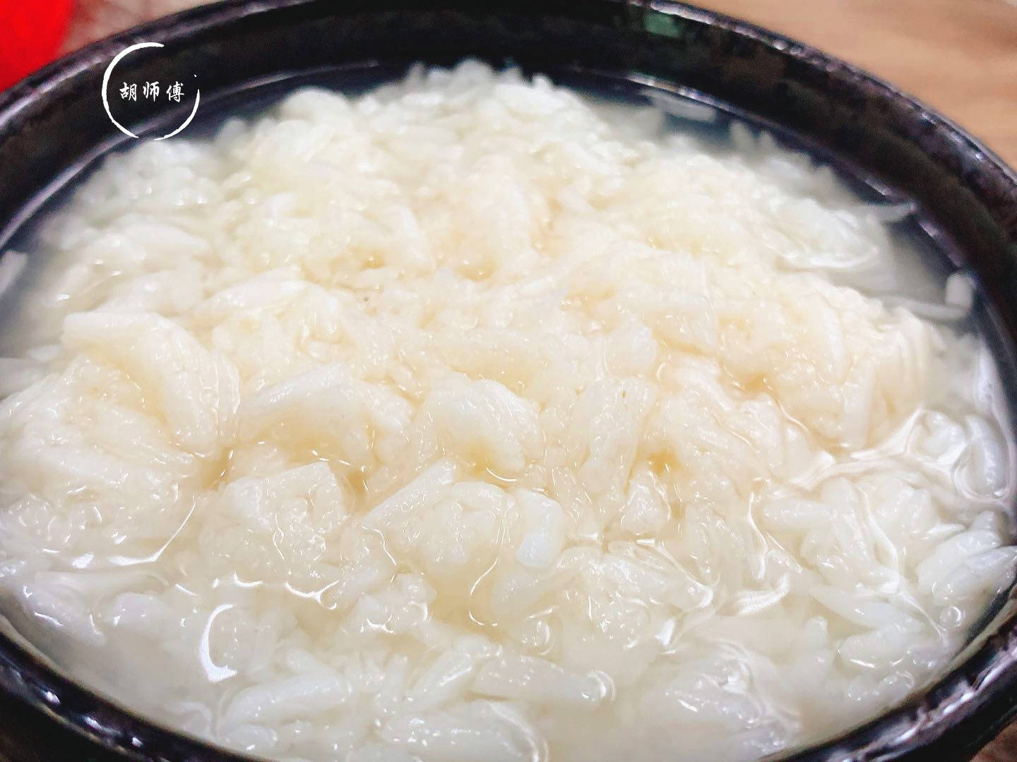 做米酒时糯米最忌讳蒸熟后就撒酒曲教您一招酒香四溢味更甜