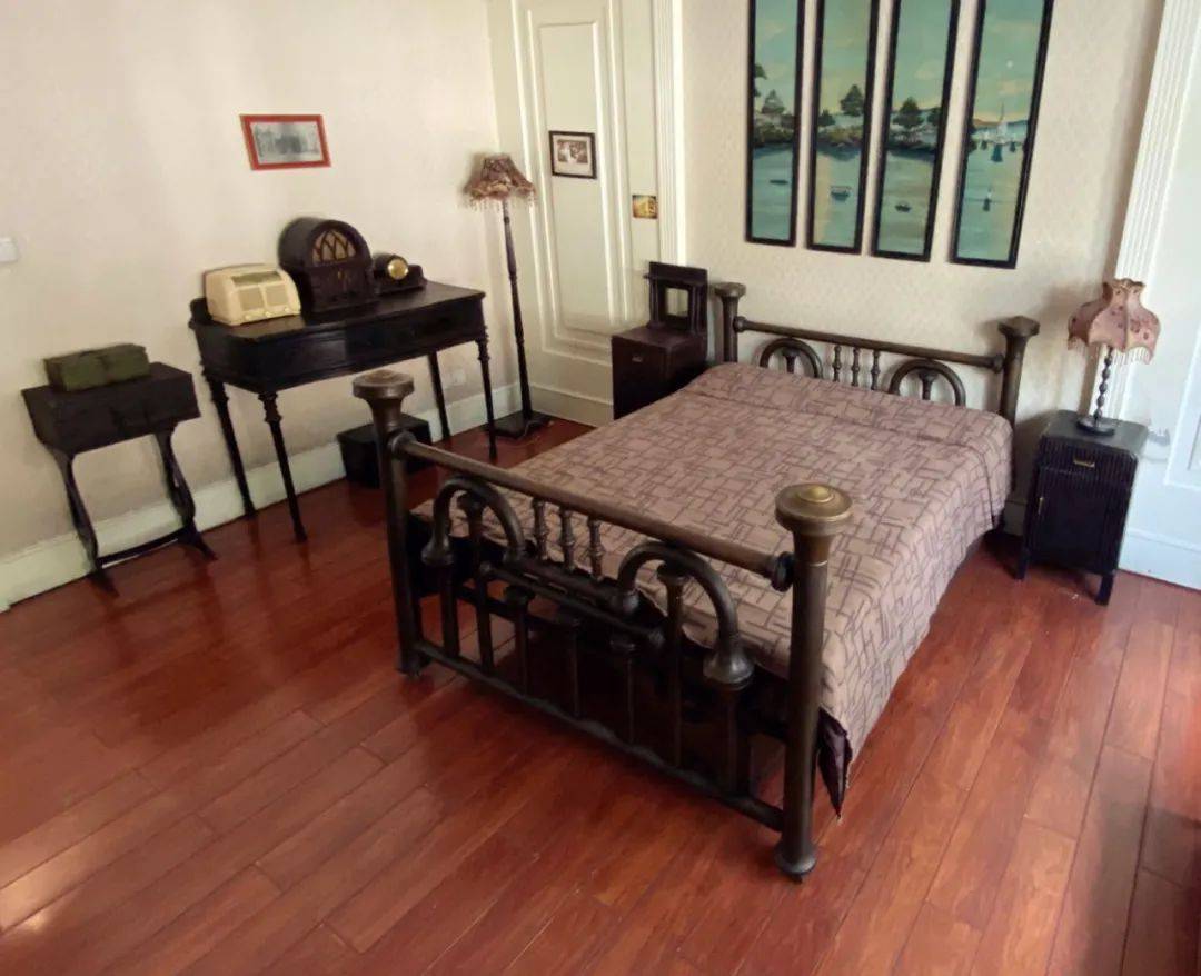 民国时期的床改变了人们对于传统卧室的旧概念,改变了人们的生活方式.