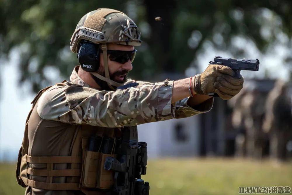 匈牙利陆军精锐实弹训练所有新型轻武器亮相捷克制造值得信赖