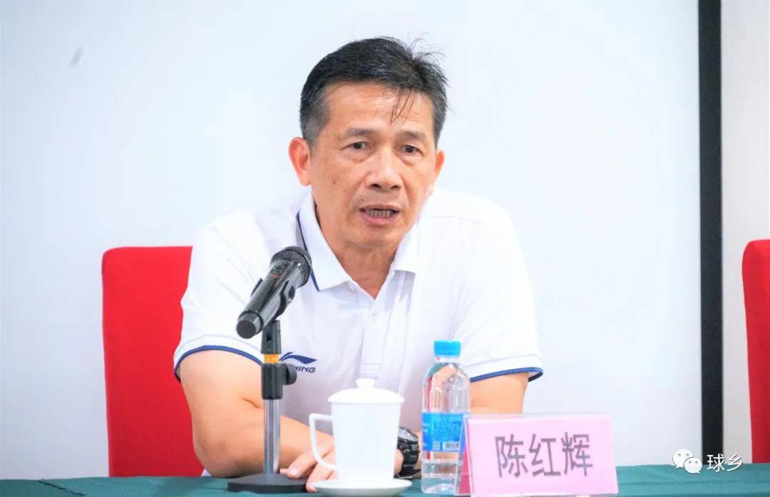 裁委会委员王峰,梅州市体育局竞训科科长黄建文,足管中心主任周健粦