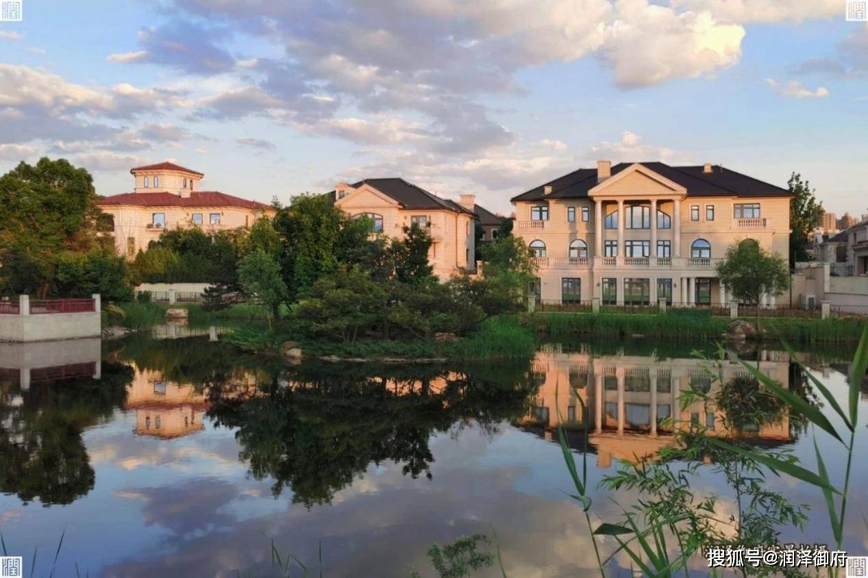 水天一色欹湖云舒润泽中隐公园十二景之欹湖云舒