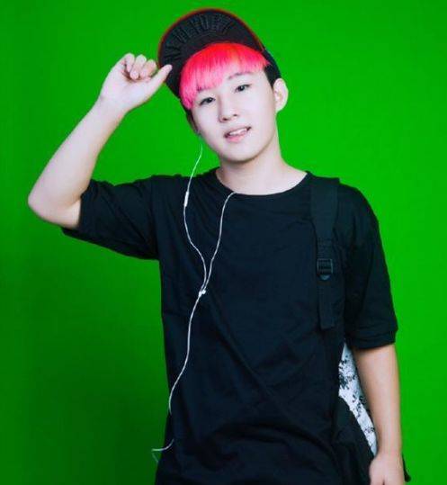 他9岁上春晚与周杰伦合作,后为事业放弃学业,今20岁已被遗忘_侯高俊杰