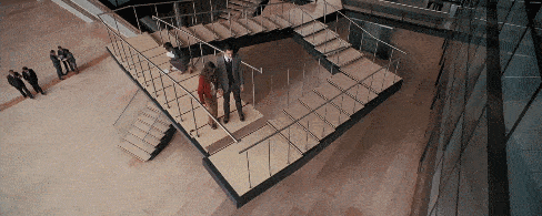 《盗梦空间》有很多这种不合常理天马行空的建筑和场景.