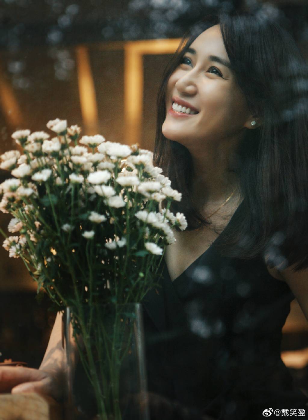 女方是32岁演员已有女儿,私照曝光是标准美女_戴笑盈