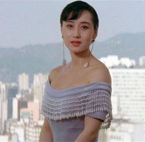 《双龙会》,估计学校也没有想到这部电影中利智的部分有点不合时宜,在