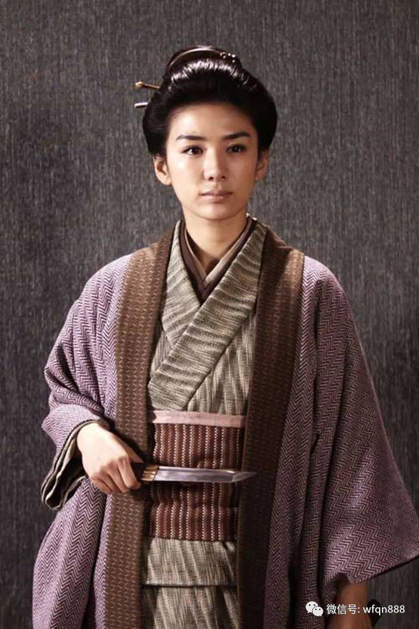 原创秋瑾英勇就义后,其后代现状如何?儿子成富翁,女儿成首位飞行员