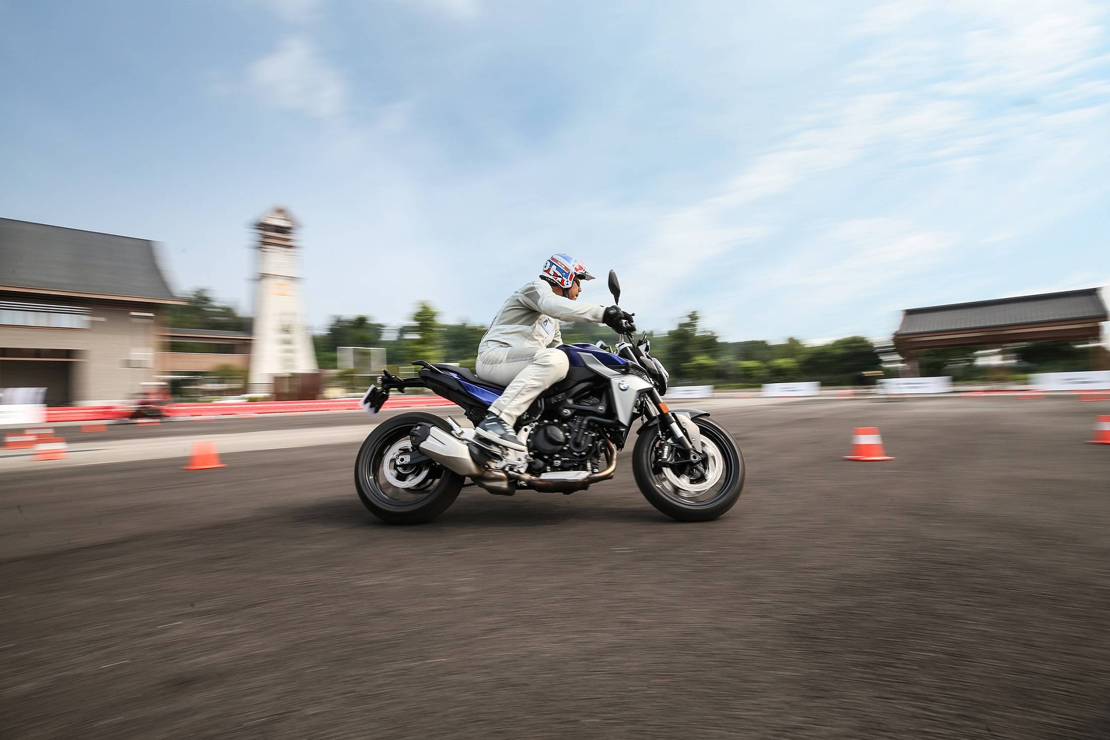 创新bmw摩托车中国战略2020全面打造骑士生活