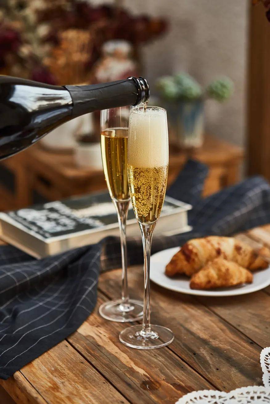 葡萄酒推荐丨严谨的德国人与活泼的起泡酒