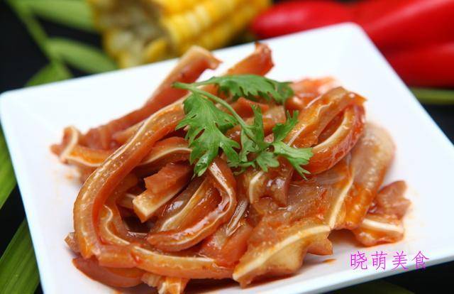 原创香卤耳叶,白灼鸡肝,泡椒萝卜,脆黄瓜,酱黄豆的家常做法