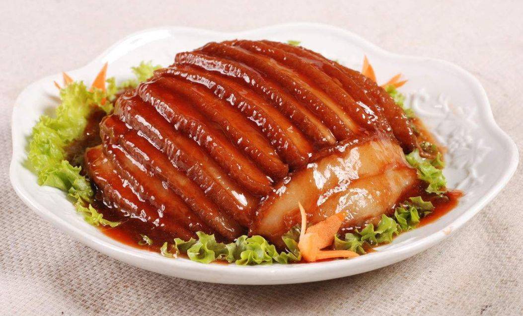 大厨教你,"虎皮扣肉"的正宗做法,好吃不油腻