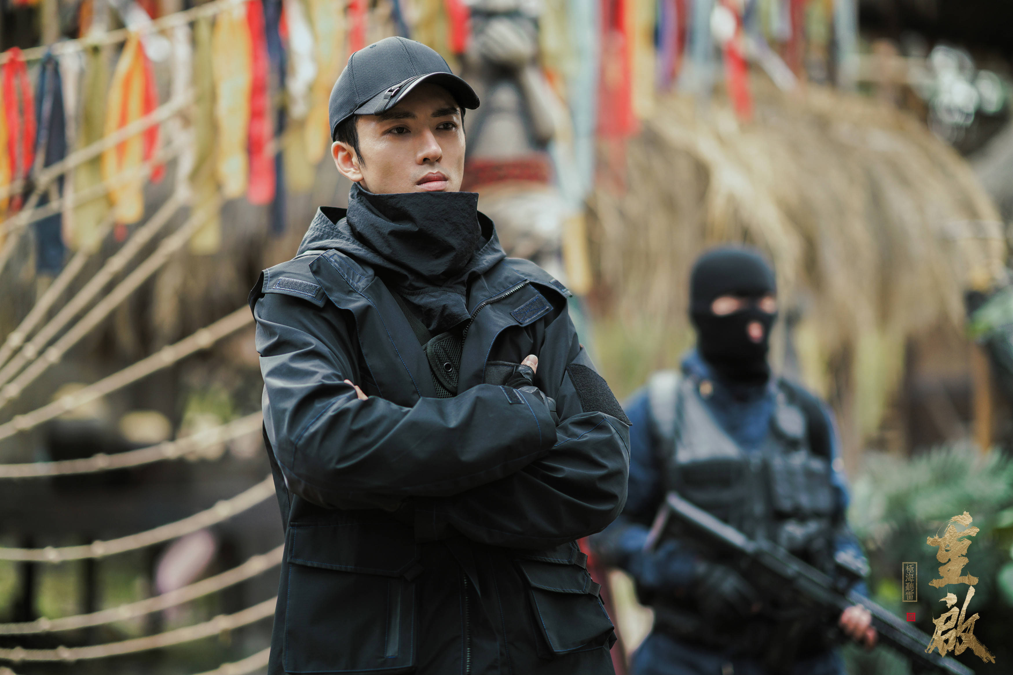 此次演员邬立朋为了塑造江子算这个阴狠狙击手,疯狂健身减脂,不仅要在