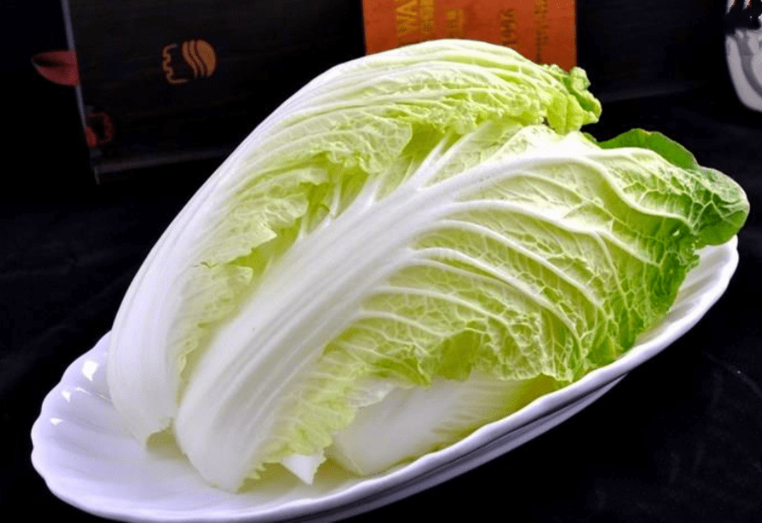 3,白菜海带也是我们常吃的食物,它属于藻类,生长在海里,英国大学的