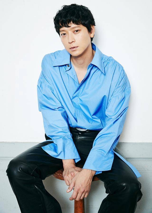 39岁姜栋元真是神颜鼻祖!大长腿,巴掌脸,请问他有缺点吗?