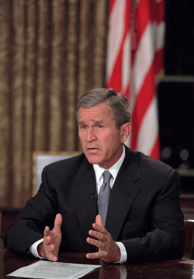 "911事件"最争议的照片:民众争相指责,小布什10年后透露真相_美国政府